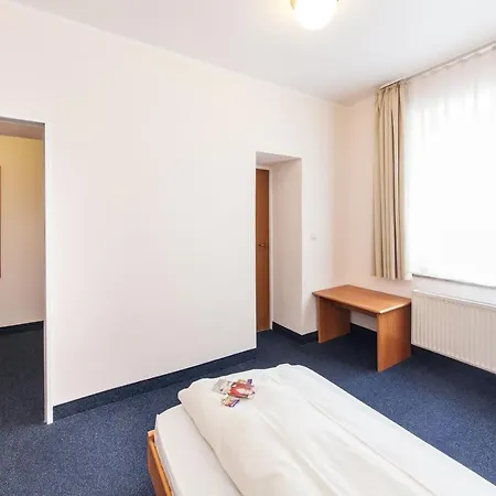 Szálloda Antares Düsseldorf